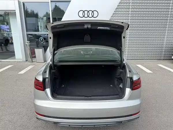 Audi A4L 2019