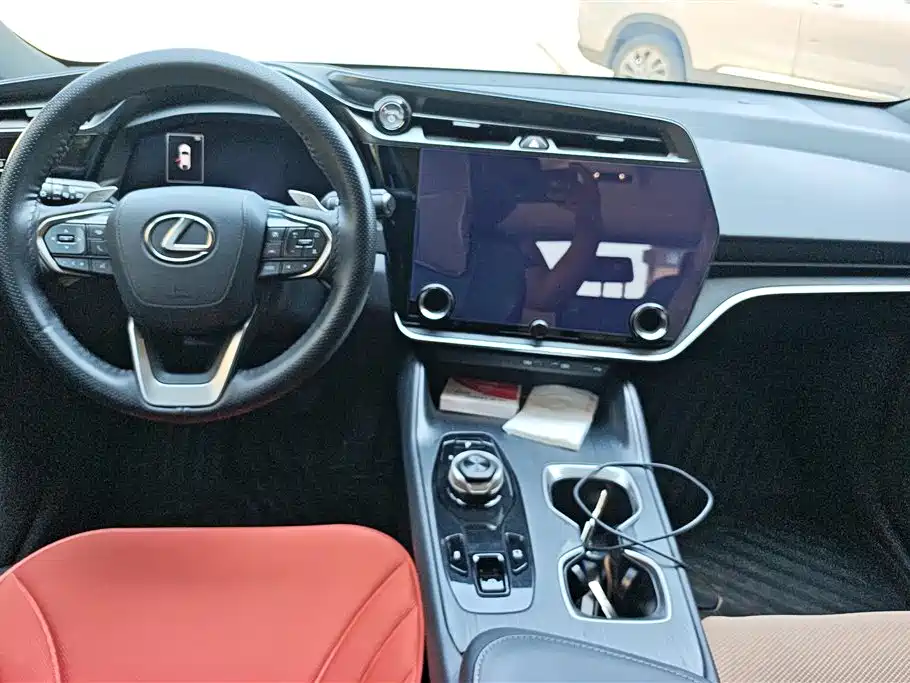 Lexus RZ 2024 — фото 12