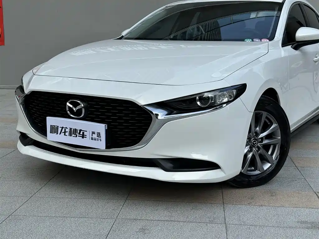 Mazda 3 Axela 2022 — фото 19