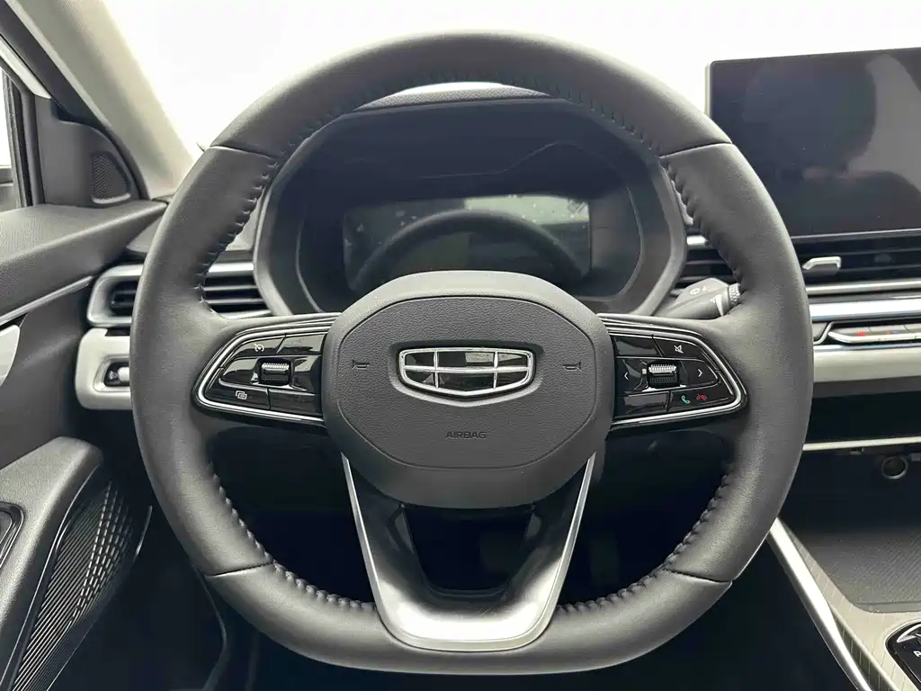 Geely Emgrand 2023 — фото 18