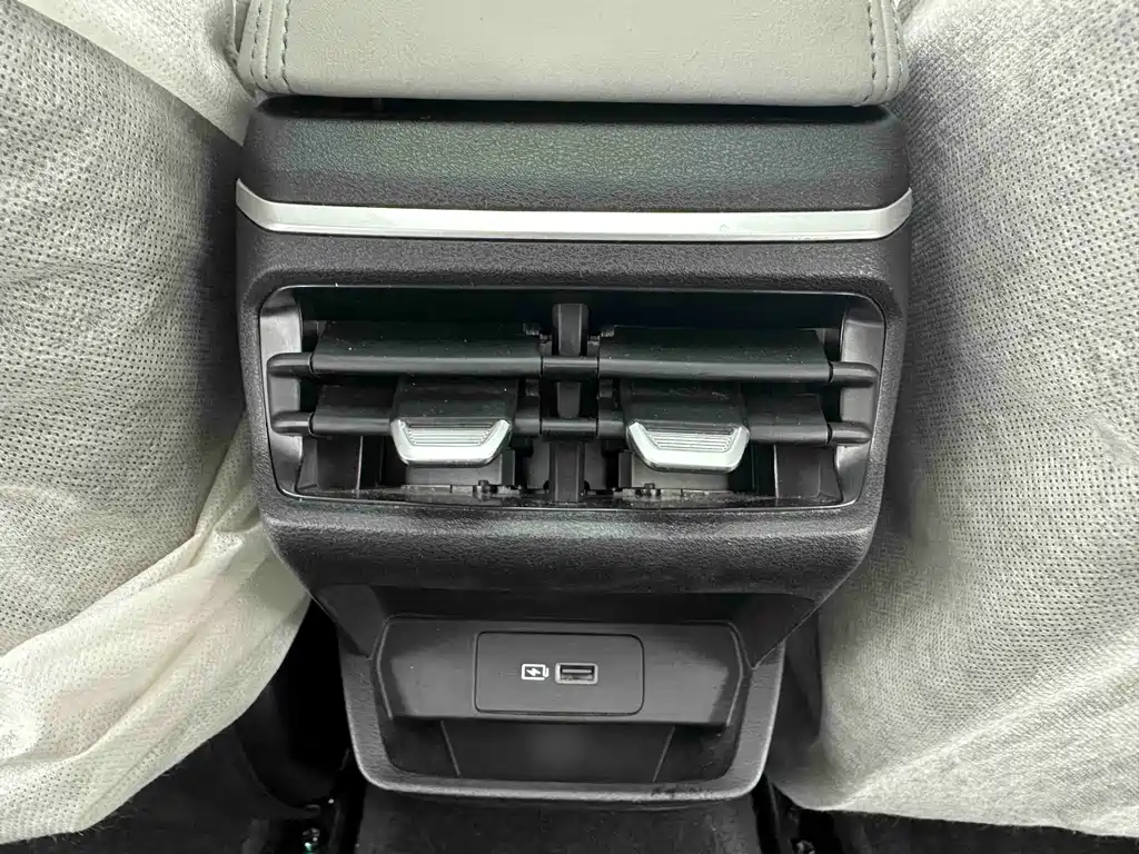 Geely Emgrand 2023 — фото 14