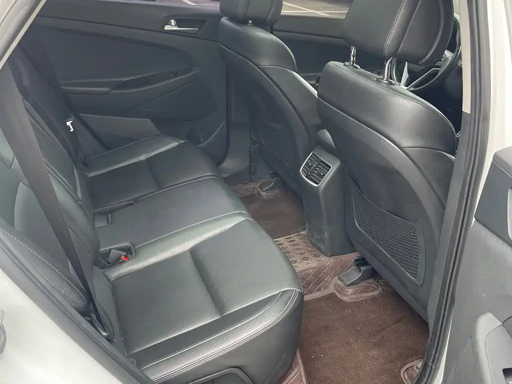 Hyundai Tucson 2018 — фото 14