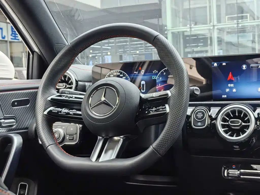 Mercedes-Benz A-Class 2025 — фото 10