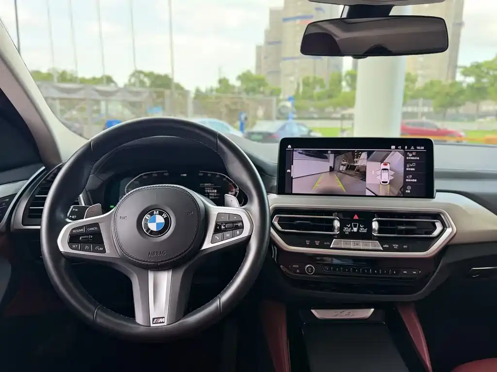 BMW X4 2024 — фото 11