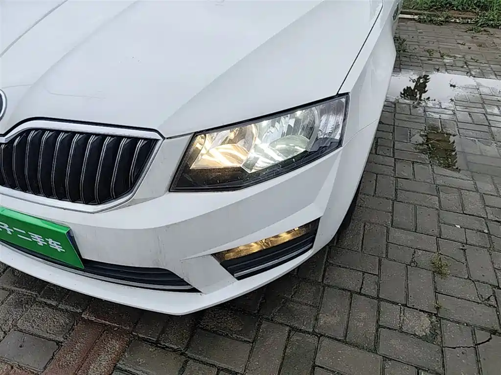 Skoda Octavia 2017 — фото 24