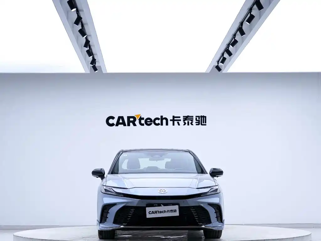 Toyota Camry 2024 — фото 5