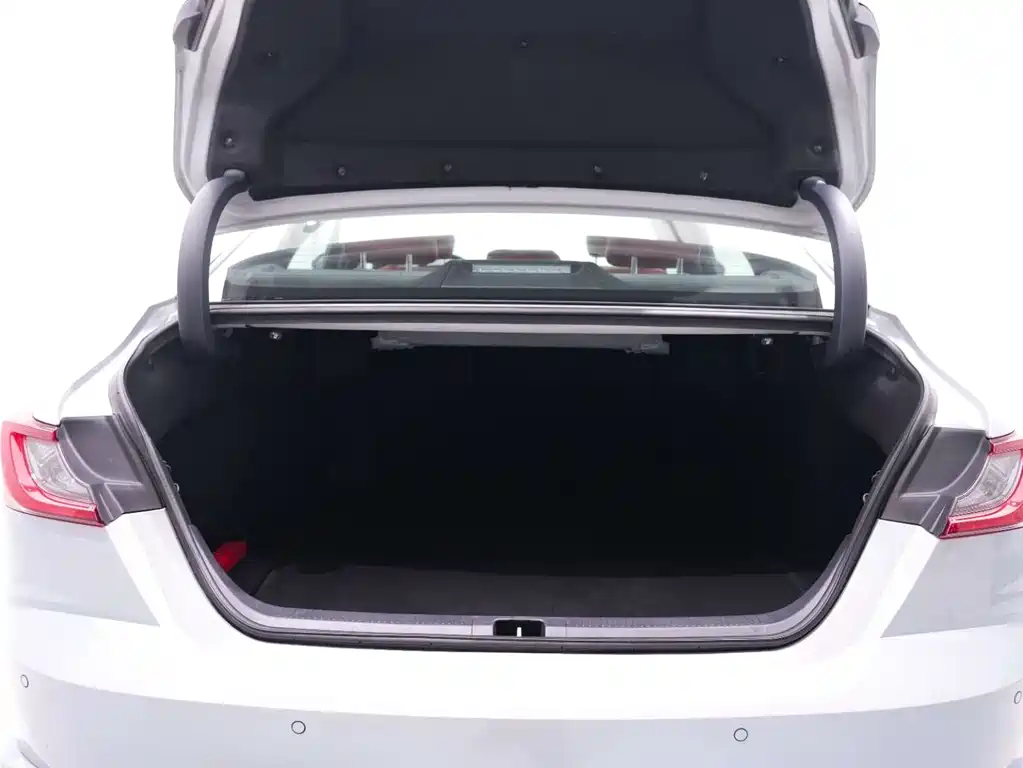 Toyota Camry 2024 — фото 13