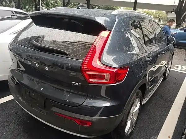 Volvo XC40 2021
