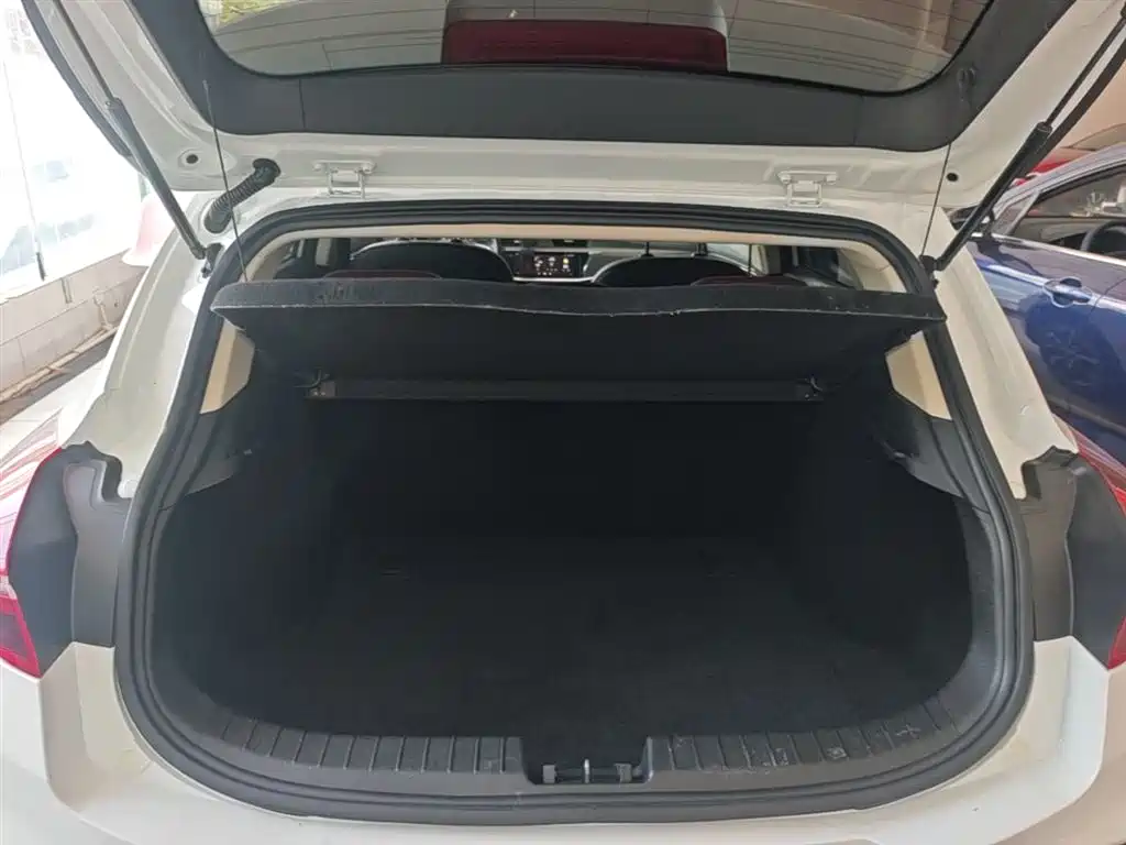 Geely Emgrand GS 2020 — фото 19