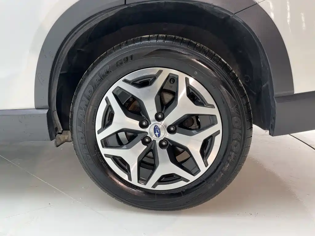 Subaru Forester 2023 — фото 23