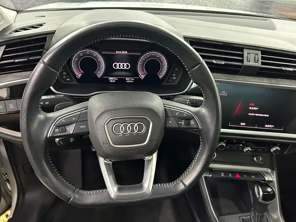 Audi Q3 2022 — фото 11