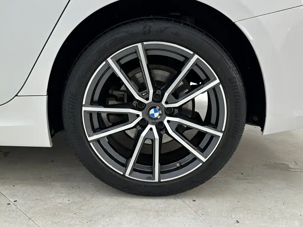 BMW 3 Series 2023 — фото 16