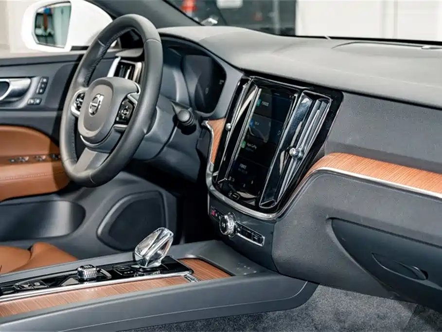 Volvo S60 2024 — фото 18