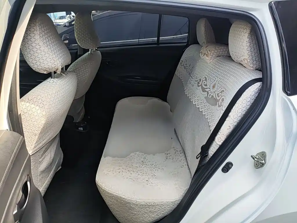 Toyota Yaris L 2019 — фото 17