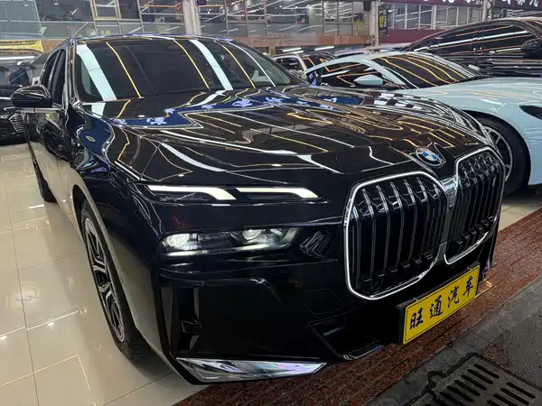 BMW i7 2023