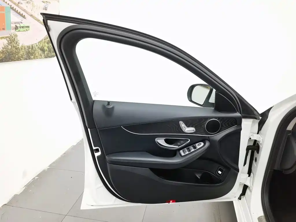 Mercedes-Benz C-Class 2017 — фото 8