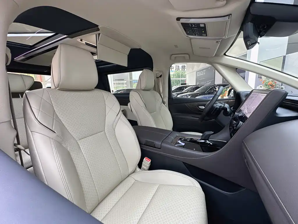 Toyota Vellfire 2024 — фото 22