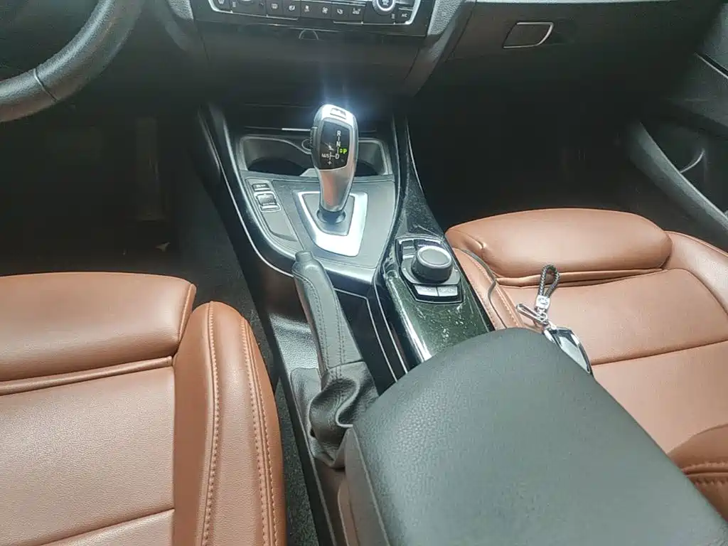 BMW 1 Series 2016 — фото 14
