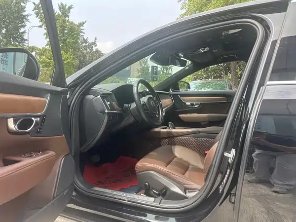 Volvo S90 2021