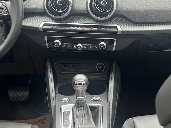 Audi Q2L 2022