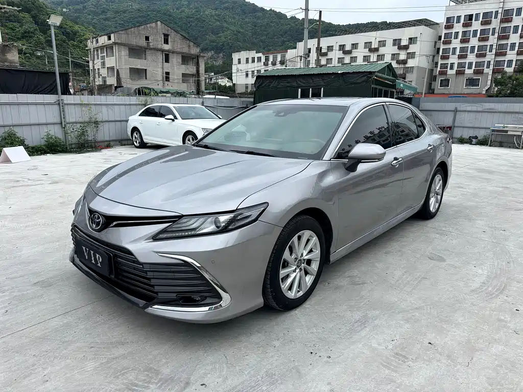 Toyota Camry 2021 — фото 1
