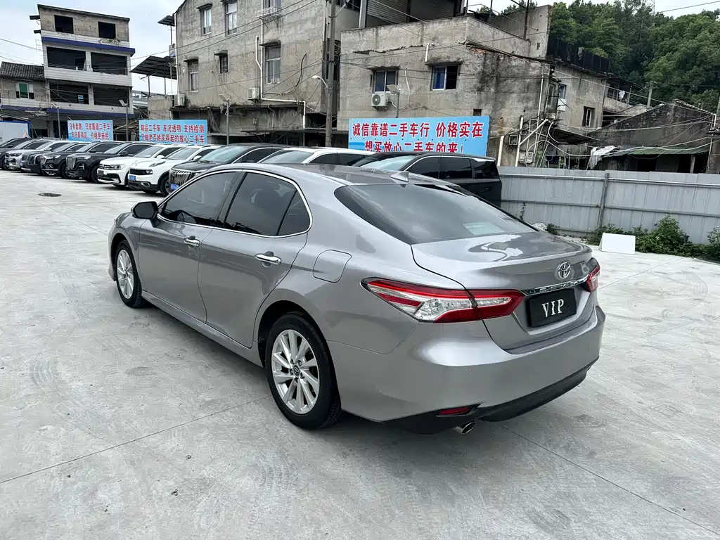 Toyota Camry 2021 — фото 3
