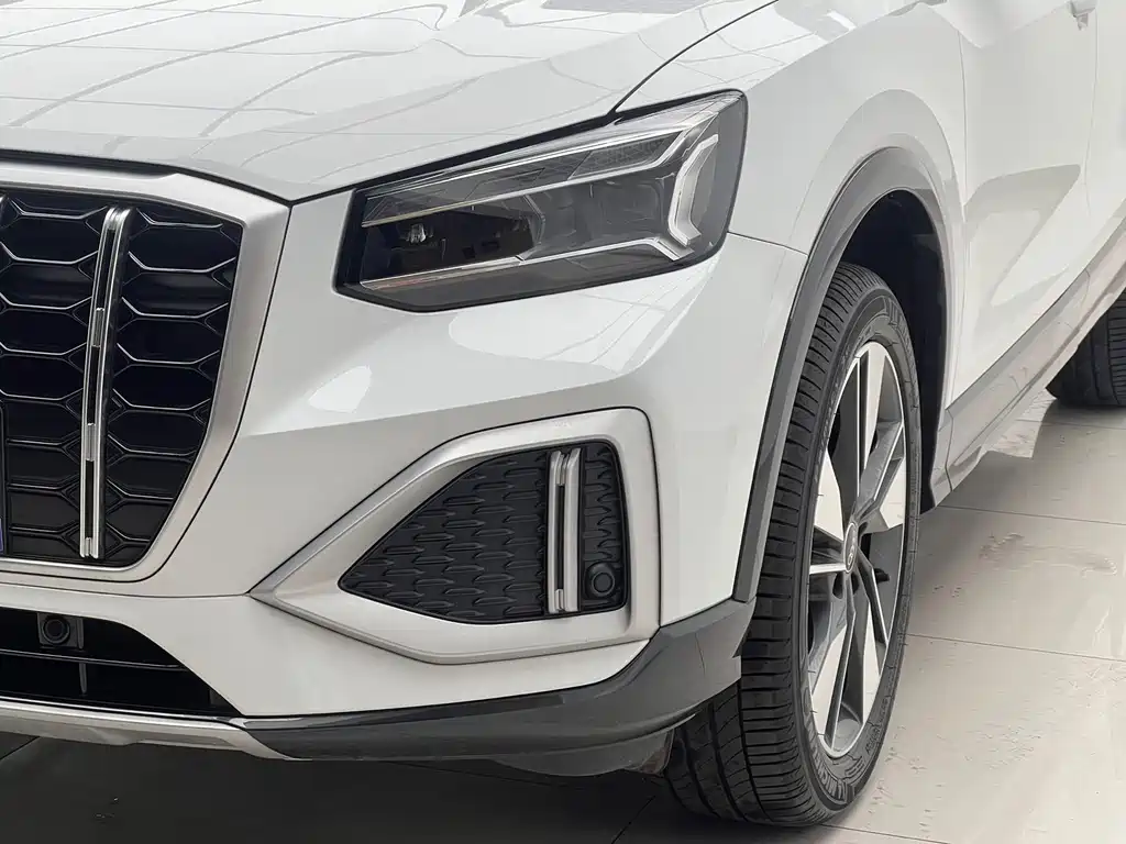 Audi Q2L 2022 — фото 18