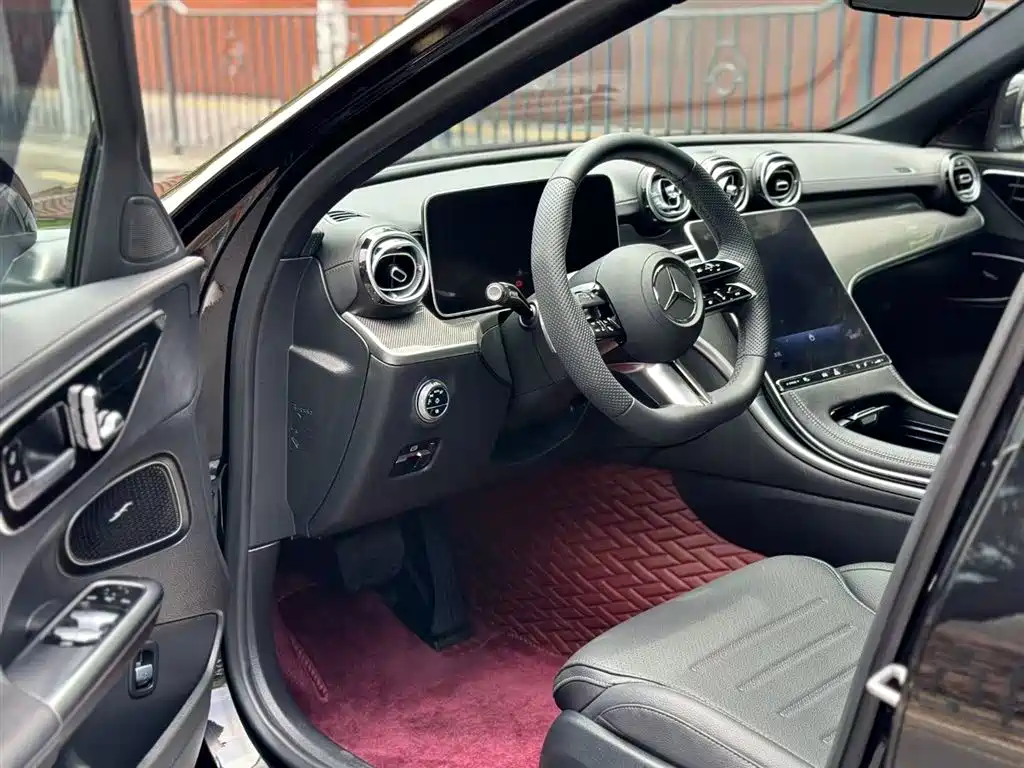 Mercedes-Benz C-Class 2024