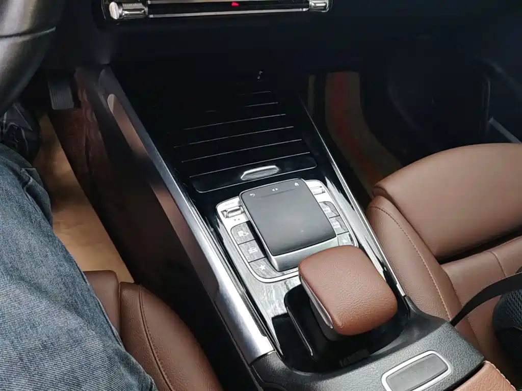 Mercedes-Benz GLB 2020 — фото 14
