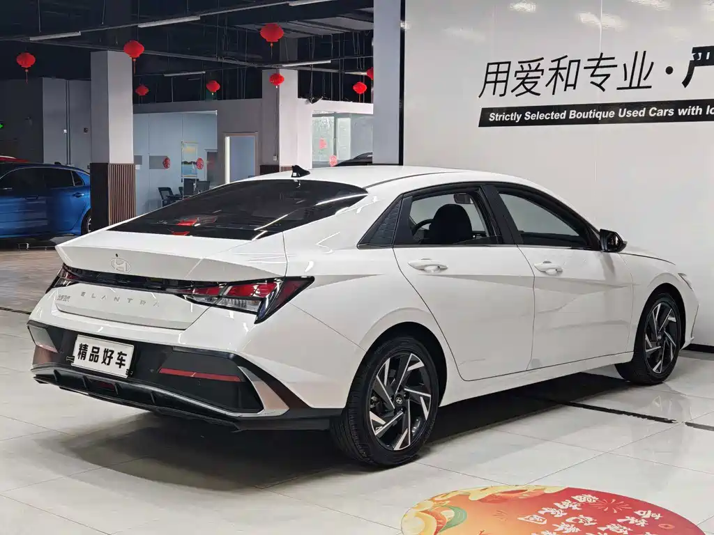 Hyundai Elantra 2024