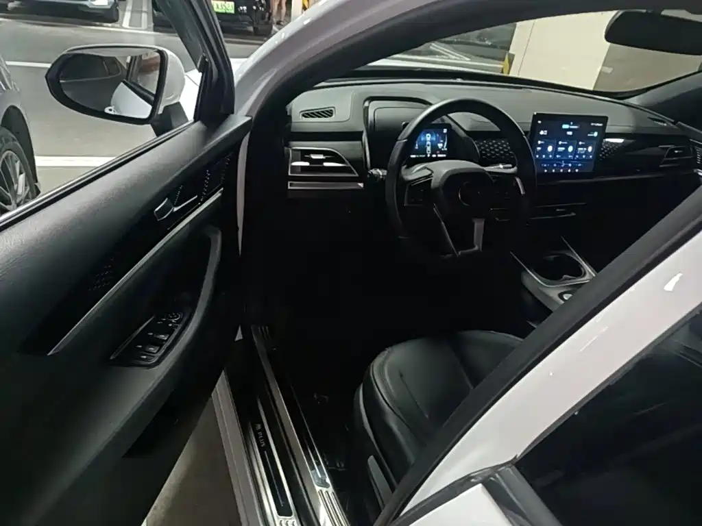 BYD Qin PLUS 2025 — фото 16