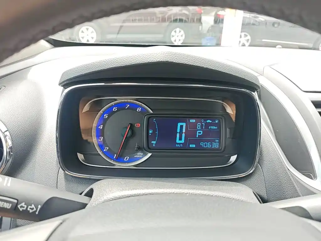 Chevrolet Trax 2015 — фото 12