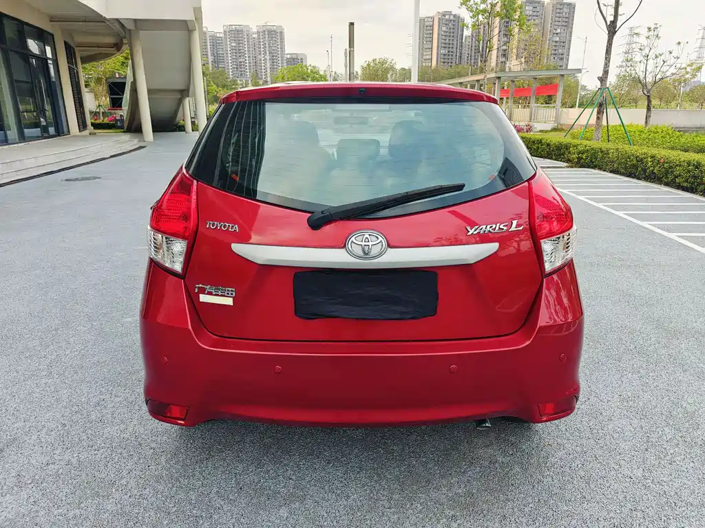 Toyota Yaris L 2014 — фото 5