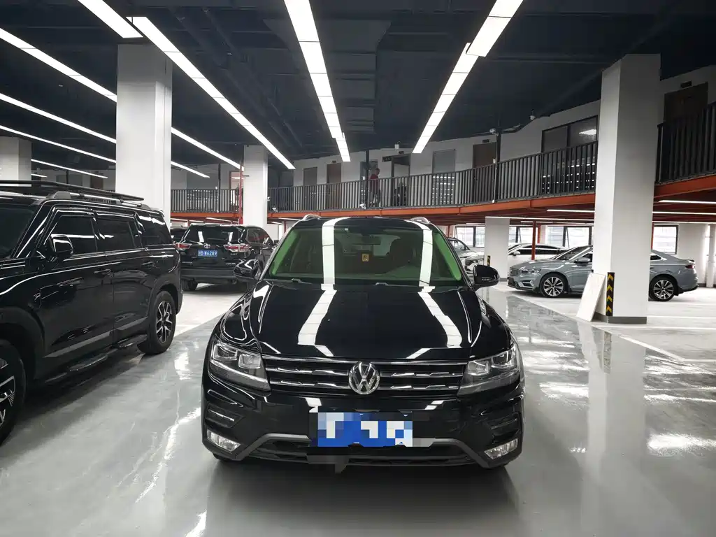 Volkswagen Tiguan L 2020 — фото 2