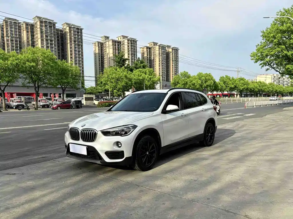 BMW X1 2017 — фото 1