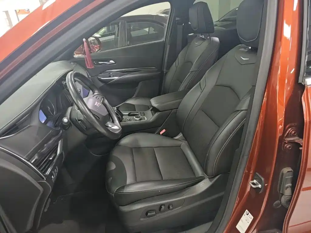 Cadillac XT4 2018 — фото 15