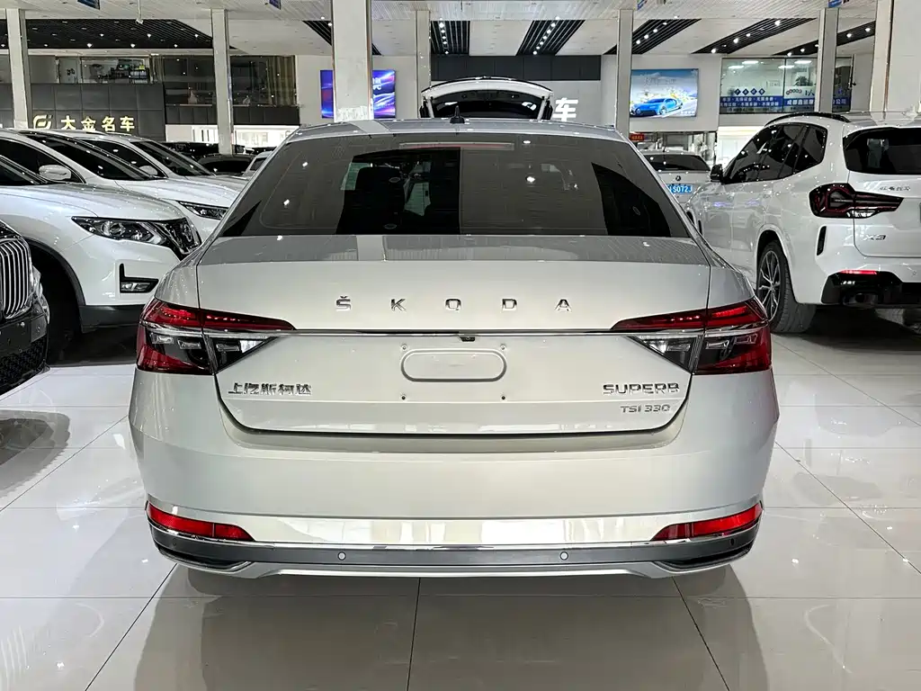 Skoda Superb 2020 — фото 8