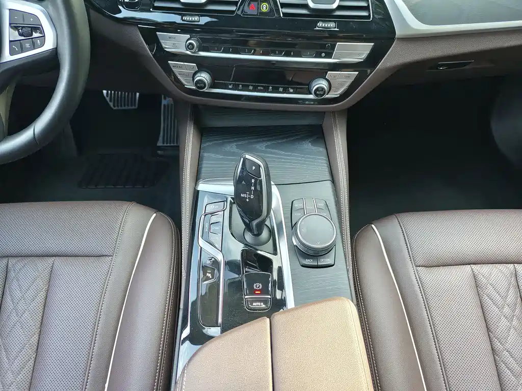 BMW 5 Series New Energy 2022 — фото 15