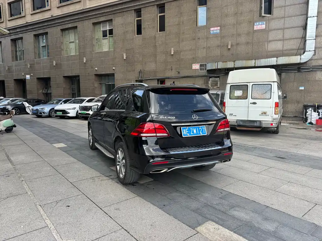 Mercedes-Benz GLE 2016 — фото 18
