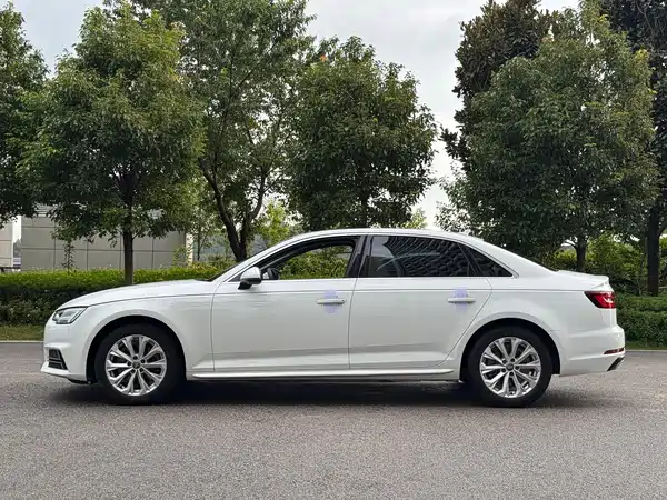 Audi A4L 2019