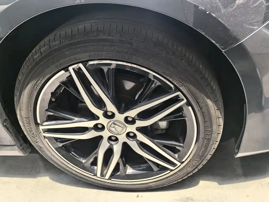 Honda Accord 2022 — фото 10