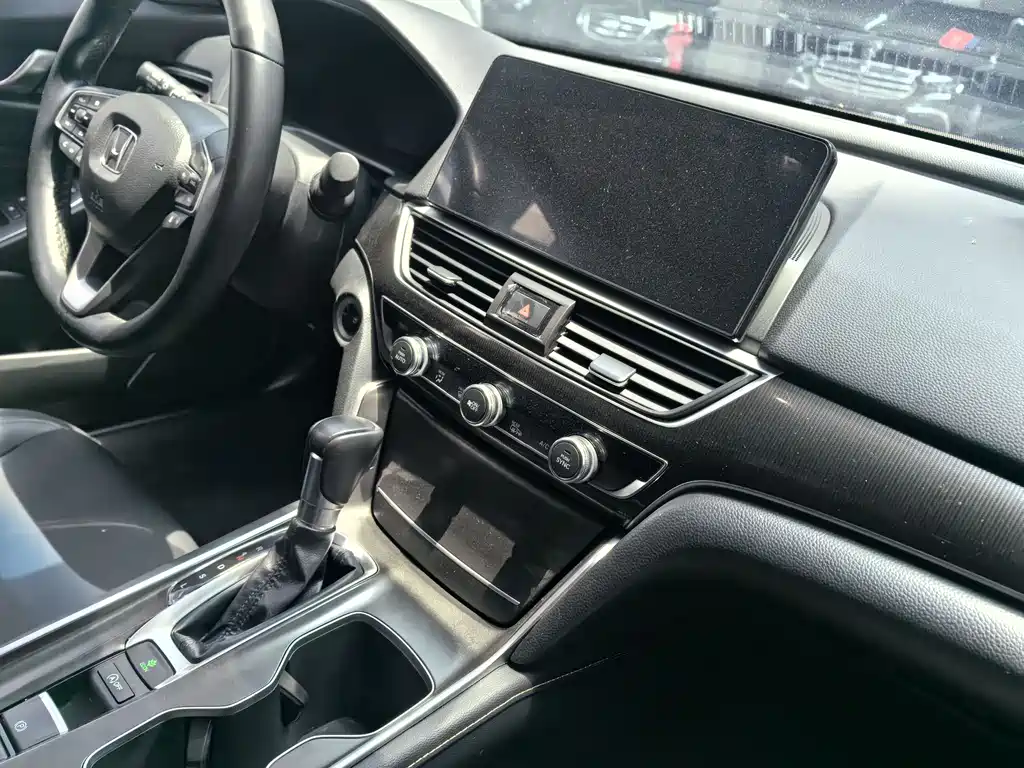 Honda Accord 2022 — фото 9