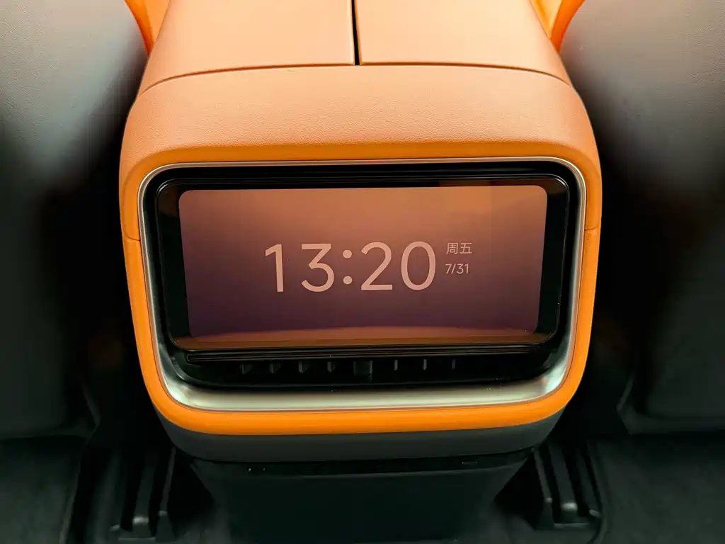 Xiaomi YU7 2026 — фото 8