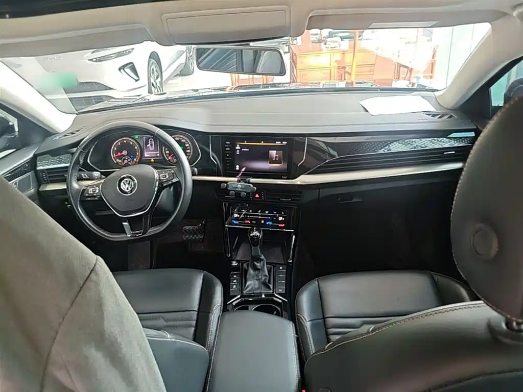 Volkswagen Passat 2021 — фото 10