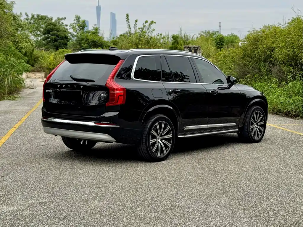 Volvo XC90 2022 — фото 11