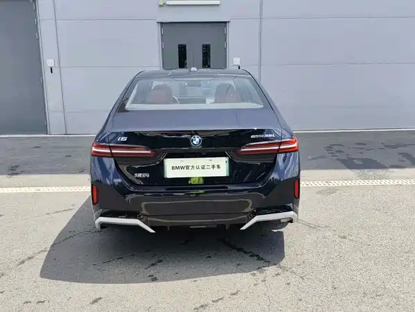 BMW i5 2026