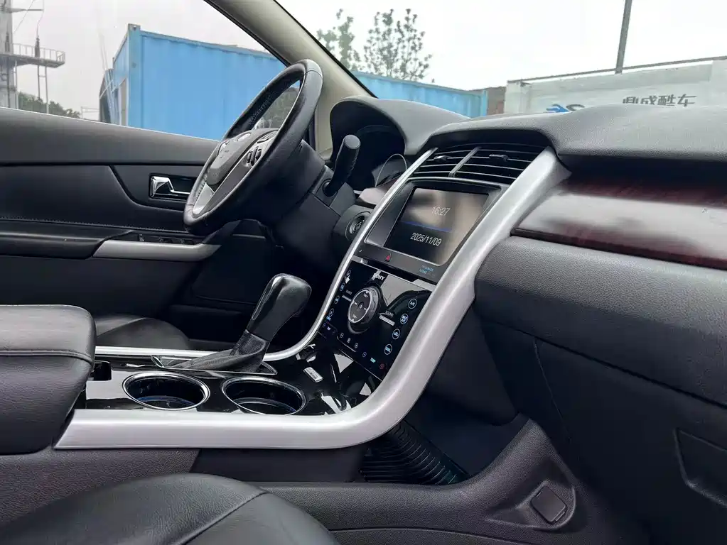 Ford Edge 2015 — фото 16