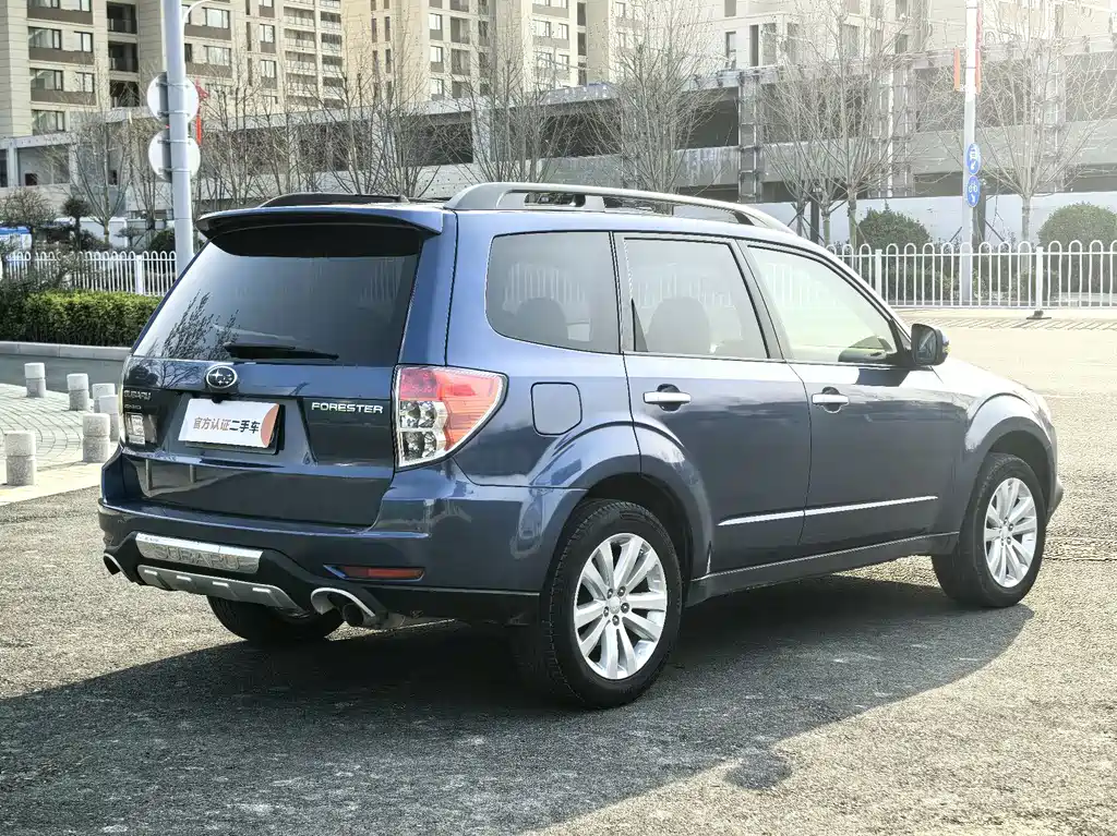 Subaru Forester 2011 — фото 6