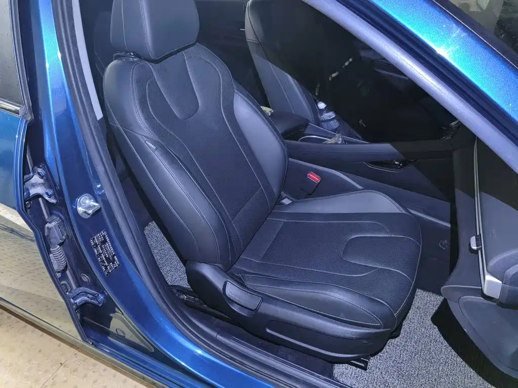 Hyundai Elantra 2022 — фото 25