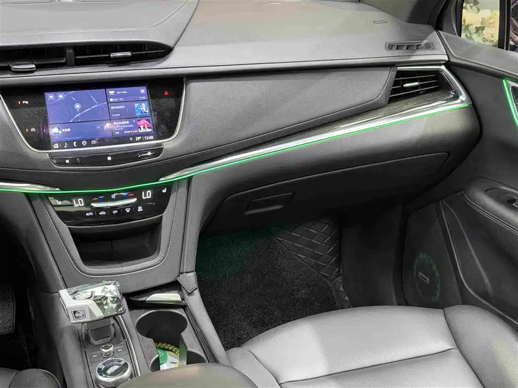 Cadillac XT5 2021 — фото 12